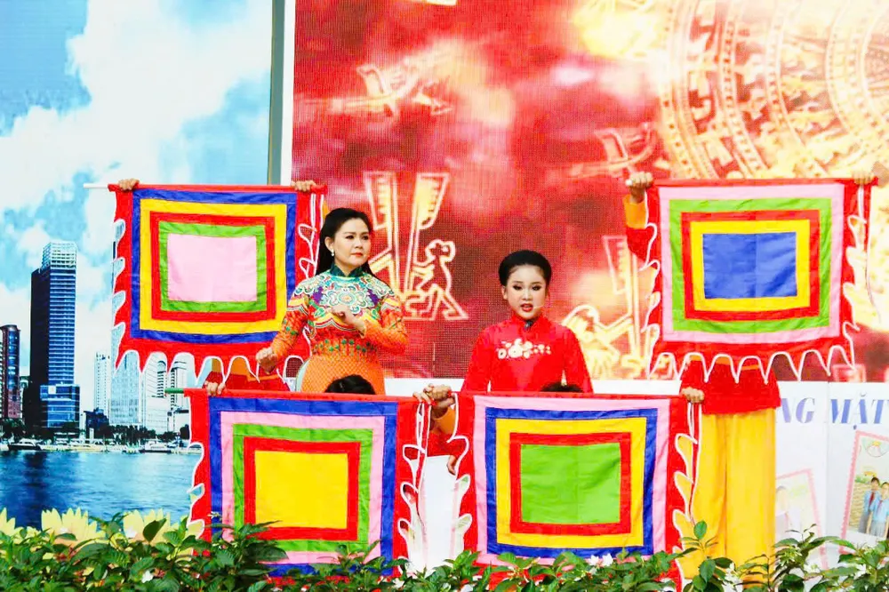 Sân khấu học đường – Sáng ngời sử Việt