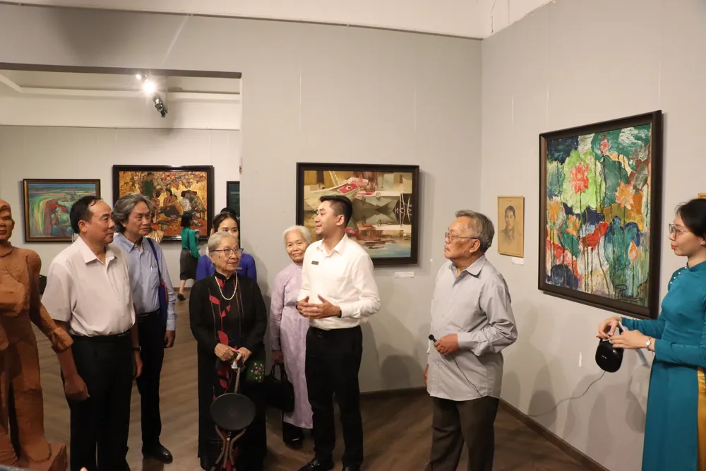 ke-chuyen-sau-ngay-thong-nhat5.JPG