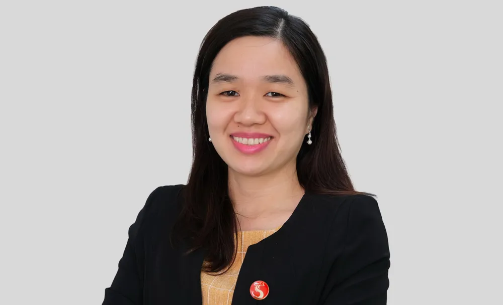 Bà Hồ Nguyễn Thủy Tiên – Giám đốc Khách hàng cá nhân, Chứng khoán Rồng Việt. HoNguyenThuyTien.jpg