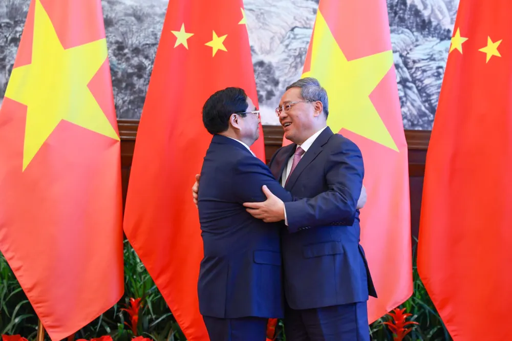 Thủ tướng Phạm Minh Chính và Thủ tướng Trung Quốc Lý Cường - Ảnh: VGP thu-tuong-pham-minh-chinh-hoi-dam-voi-thu-tuong-trung-quoc-ly-cuong.jpg