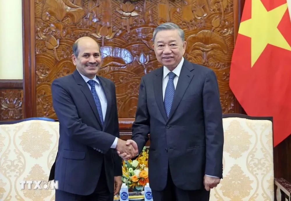 Chủ tịch nước Tô Lâm tiếp Đại sứ Cộng hòa Ấn Độ tại Việt Nam Sandeep Arya - Ảnh: Nhan Sáng/TTXVN Chủ tịch nước Tô Lâm tiếp Đại sứ Ấn Độ