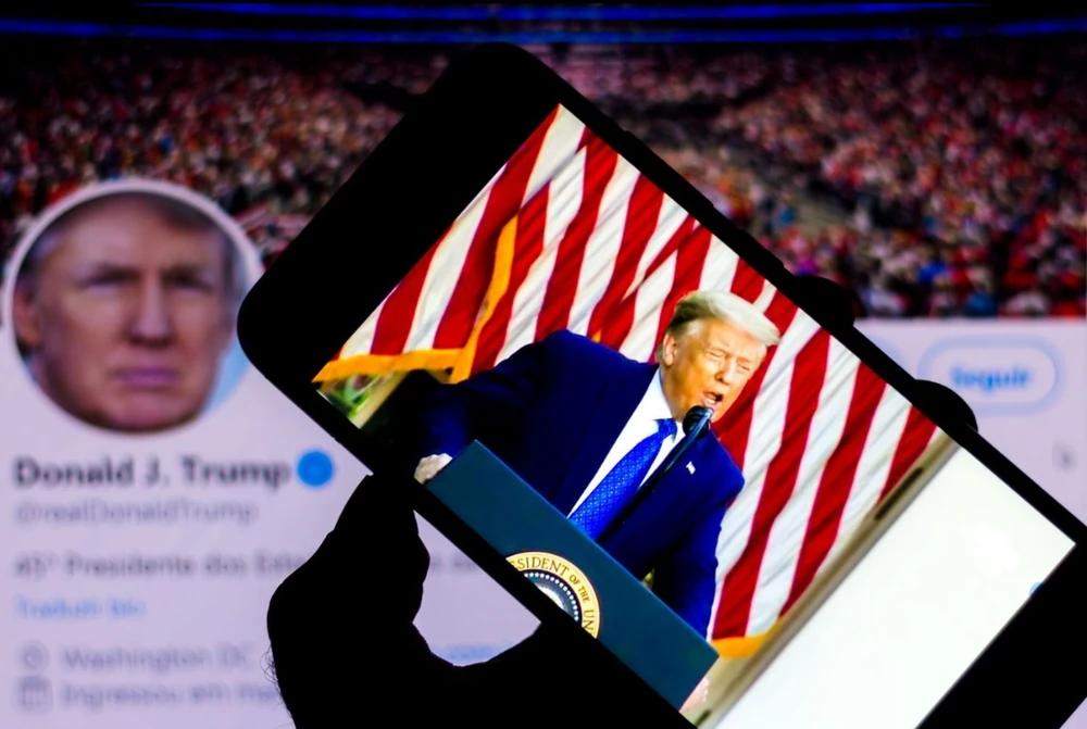Ông Donald Trump ưa chuộng chính sách nới lỏng tiền tệ, đồng USD yếu, chính vì vậy nếu kết quả bầu cử Tổng thống Mỹ có lợi cho ông, giá vàng sẽ tăng mạnh - Ảnh: Kitco News Giá vàng thế giới sẽ ra sao nếu kết quả bầu cử Tổng thống Mỹ gây bất ngờ?
