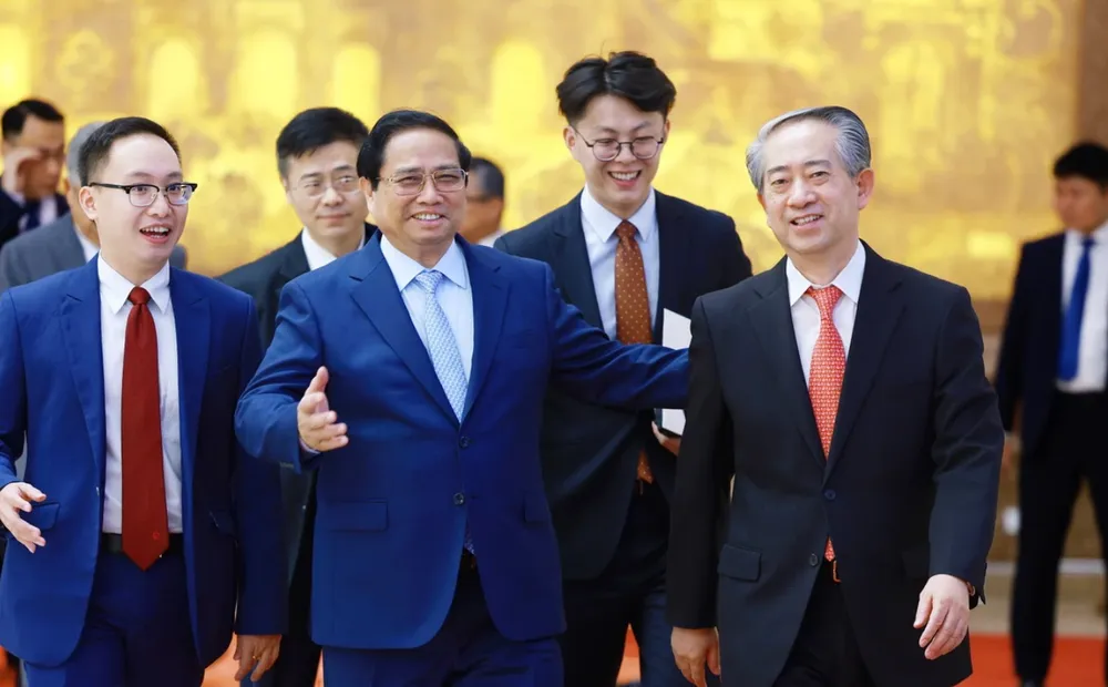 Ngày 11-7, Thủ tướng Phạm Minh Chính tiếp Đại sứ Trung Quốc tại Việt Nam Hùng Ba đến chào từ biệt, chuẩn bị kết thúc nhiệm kỳ công tác. Ảnh: TTXVN 2007A1.jpg