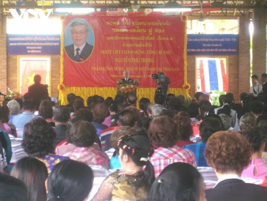 Tổng Bí thư Nguyễn Phú Trọng gặp gỡ kiều bào tại Thái Lan, tháng 6-2013. 2407Thai3.jpg