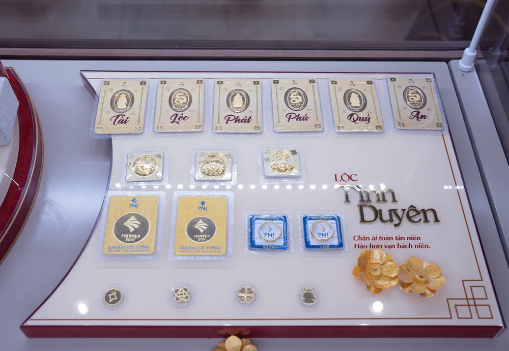 Giá vàng thế giới trồi sụt mạnh trong phiên