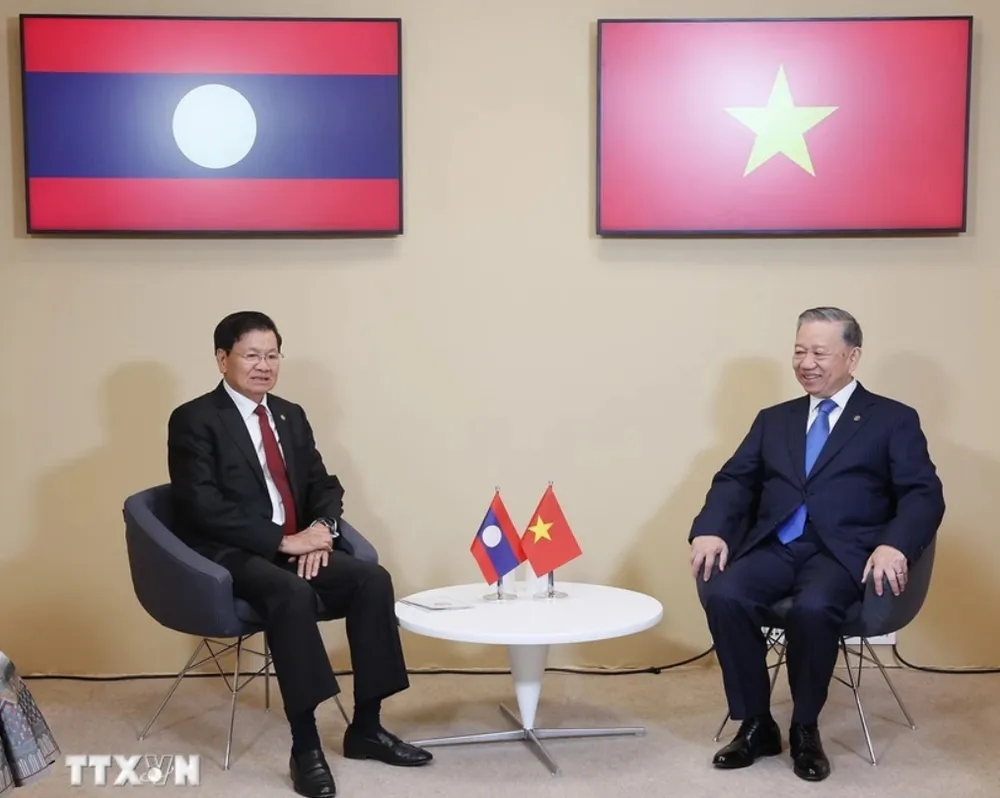 Tổng Bí thư, Chủ tịch nước Tô Lâm gặp Tổng Bí thư, Chủ tịch nước Lào