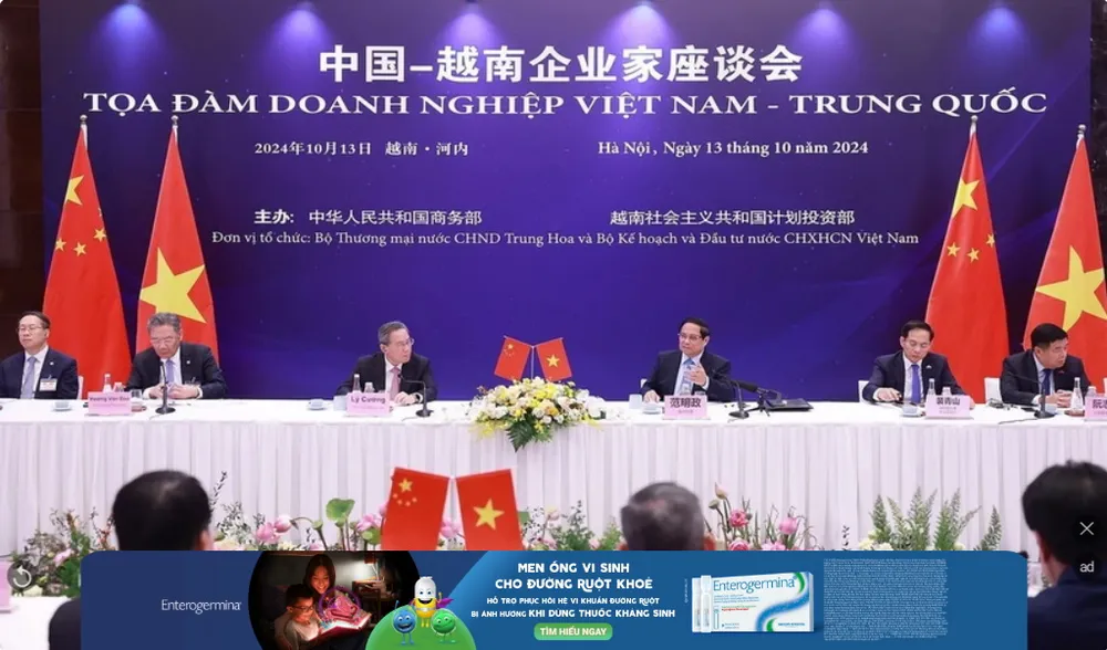 Thủ tướng Phạm Minh Chính và Thủ tướng Trung Quốc Lý Cường dự tọa đàm doanh nghiệp Việt Nam-Trung Quốc. (Ảnh: TTXVN) Việt Nam - Trung Quốc đưa ra loạt cam kết hợp tác trong nhiều lĩnh vực kinh tế quan trọng