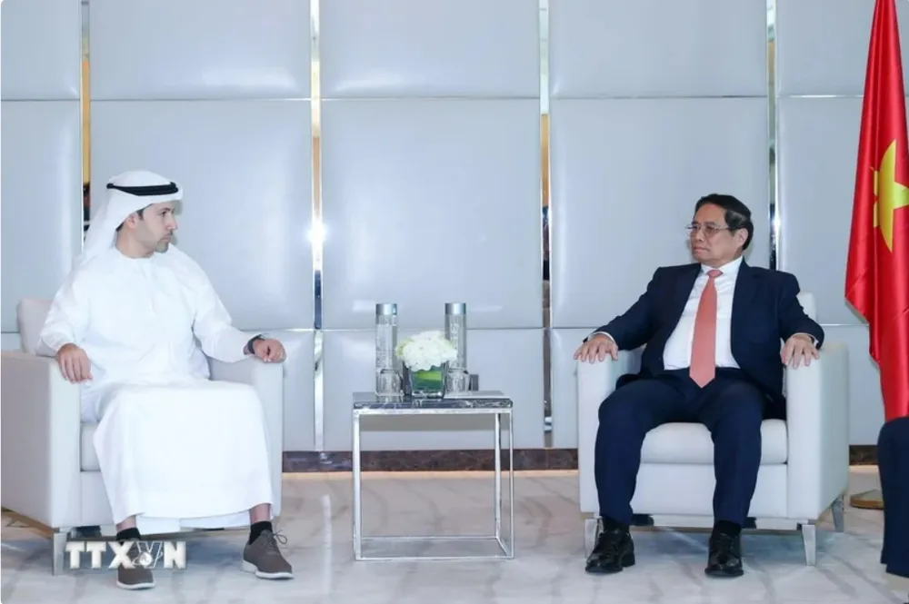 Thủ tướng Phạm Minh Chính tiếp Chủ tịch điều hành Trung tâm Tài chính Dubai Arif Amiri. Ảnh: TTXVN Dubai sẵn sàng hỗ trợ Việt Nam phát triển trung tâm tài chính