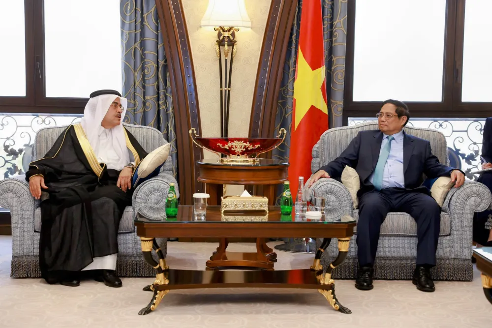 Thủ tướng Phạm Minh Chính đề nghị Aramco tham gia đầu tư tại Việt Nam trong lĩnh vực dầu khí, đặc biệt là những dự án lọc hóa dầu lớn của Việt Nam - Ảnh: VGP 3010A.jpg