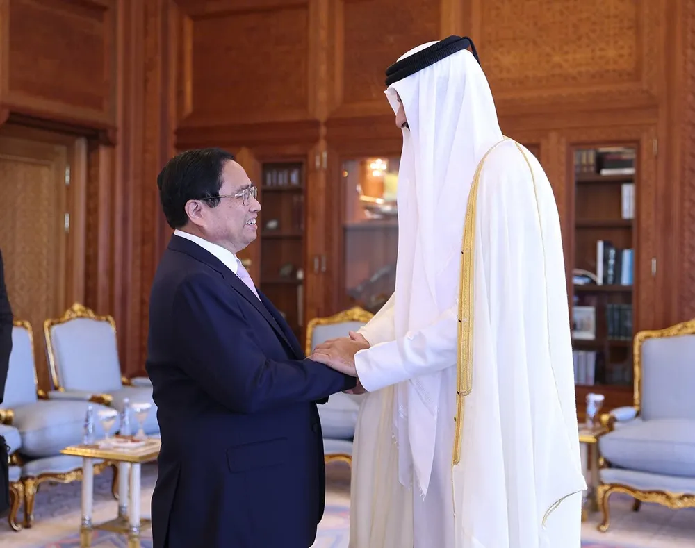 Thủ tướng Phạm Minh Chính chúc mừng những thành công nổi bật của Qatar dưới sự lãnh đạo anh minh, sáng suốt của Quốc vương Qatar Sheikh Tamim Bin Hamad Al Thani, đưa Qatar phát triển nhanh và bền vững, có vai trò ngày càng cao trên trường quốc tế - Ảnh: VGP 3110Qatar3.jpg