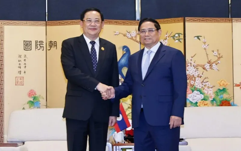 Thủ tướng Chính phủ Phạm Minh Chính gặp Thủ tướng Lào Sonexay Siphandone. Ảnh: VGP thu-tuong-pham-minh-chinh-gap-thu-tuong-lao-sonexay-siphandone.jpg
