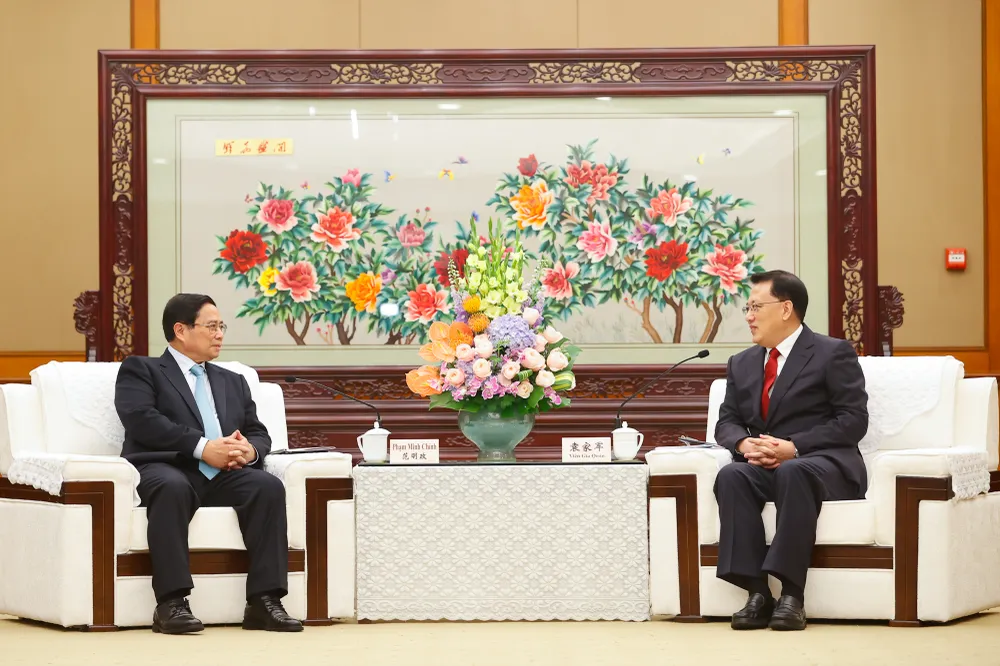 Thủ tướng Phạm Minh Chính đề nghị thúc đẩy giao lưu trao đổi đoàn các cấp, các ngành, tăng cường hơn nữa hiểu biết lẫn nhau giữa Việt Nam và Trùng Khánh. Ảnh: VGP 0811Thutuong2.jpg
