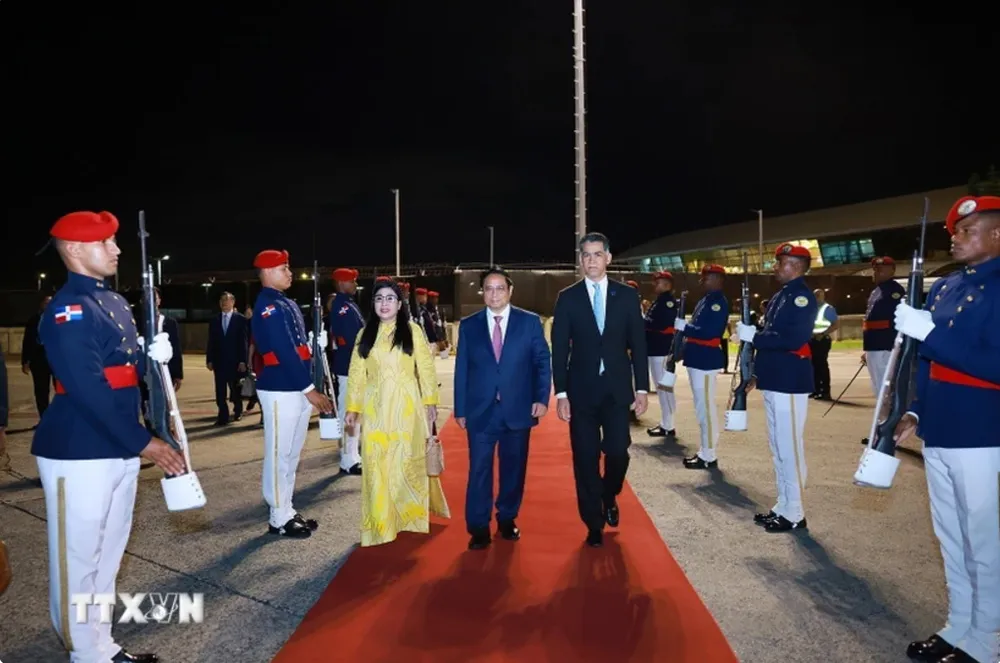 Lễ tiễn Thủ tướng Phạm Minh Chính và Phu nhân tại Sân bay Las Américas, thủ đô Santo Domingo. (Ảnh: TTXVN) Thủ tướng Phạm Minh Chính về tới Hà Nội, kết thúc chuyến công tác tại Brazil và Dominicana