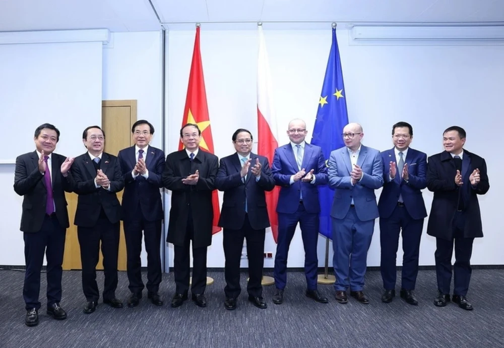 Thủ tướng làm việc với Viện Nghiên cứu Quốc gia về An ninh mạng của Ba Lan