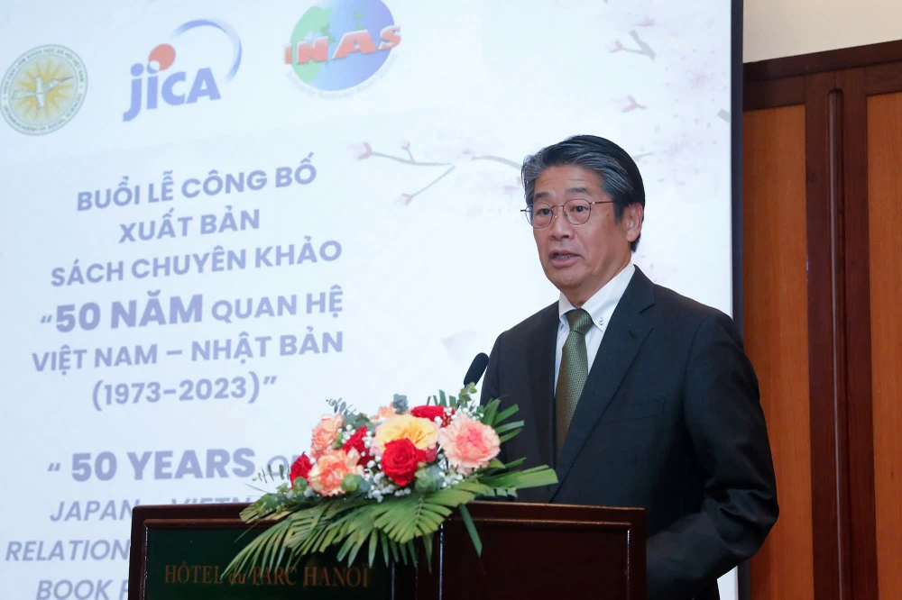 Đại sứ Đặc mệnh toàn quyền Nhật Bản tại Việt Nam - ông Ito Naoki - Ảnh: Đại sứ quán Nhật Xuất bản sách chuyên khảo ‘50 năm quan hệ Việt Nam - Nhật Bản’