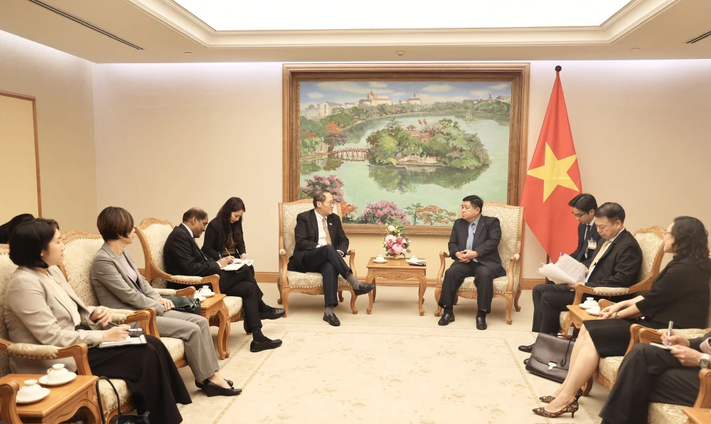 Phó Thủ tướng Nguyễn Chí Dũng cho rằng trong bối cảnh hiện nay, cần thiết nâng cấp xây dựng các VSIP thế hệ mới - Ảnh: VGP 2503A.jpg