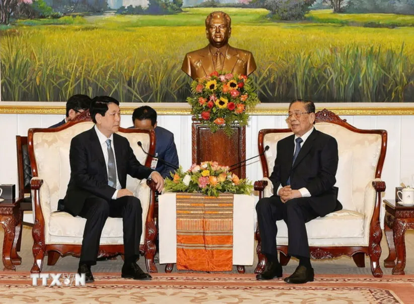 Chủ tịch nước Lương Cường thăm nguyên Tổng Bí thư, Chủ tịch nước Lào Choummaly Sayasone. Nguồn: TTXVN 2504F.jpg