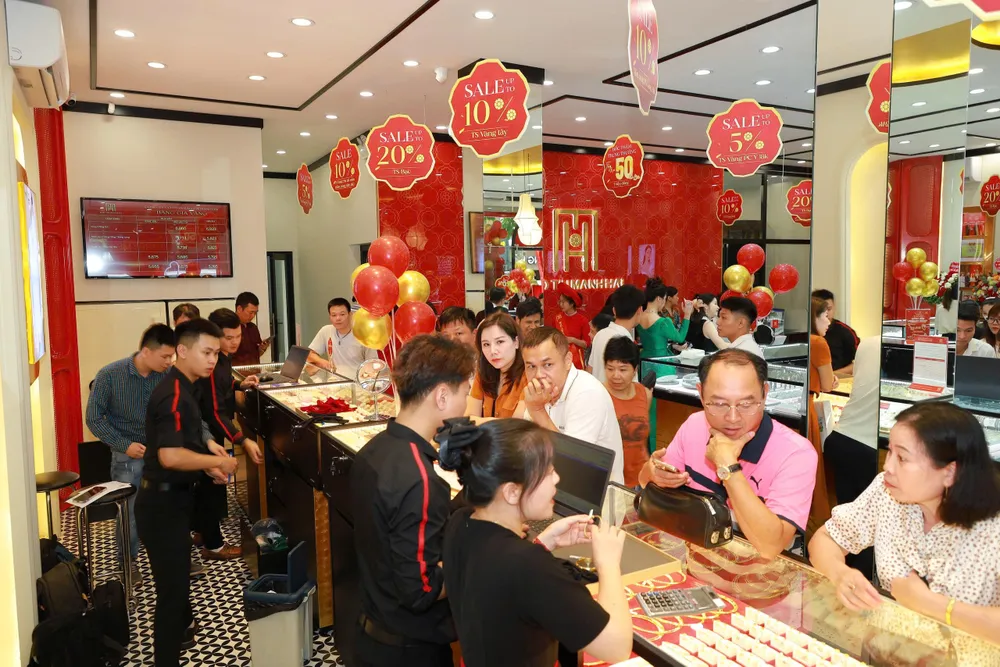 Một số quan chức thuộc Fed trong tuần này dự kiến sẽ có những phát biểu chính sách, nhận định về nền kinh tế cũng như hướng điều chỉnh chính sách tiền tệ, thị trường vàng chắc chắn sẽ chịu những tác động. Ảnh: NGỌC DIỆP Chờ thông điệp chính sách từ Fed, giá vàng thế giới hạ sâu