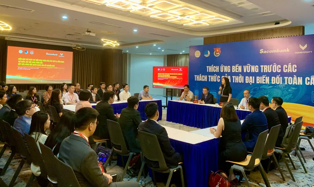 Các đại biểu kiều bào tham dự sự kiện. Ảnh: UBNVNONN 1907B.jpg