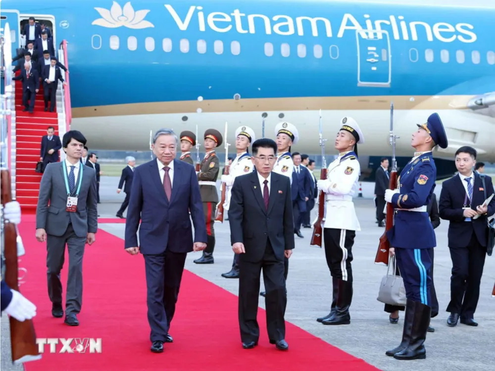 Triều Tiên bắn 21 loạt đại bác chào đón Tổng Bí thư Tô Lâm và Đoàn đại biểu cấp cao Việt Nam