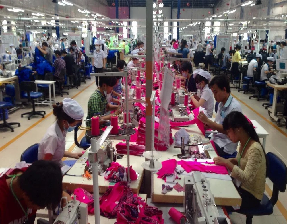 Mức lương bình quân của người lao động hiện còn rất thấp, chỉ cao hơn mức lương tối thiểu từ 7-12%.