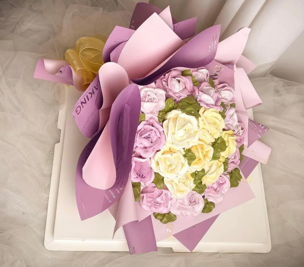 Mẫu bánh bó hoa hồng được chị sáng tạo trong các dịp lễ, ngày kỷ niệm để khách hàng tặng cho người thân yêu. Mẫu bánh bó hoa hồng được chị sáng tạo trong các dịp lễ, ngày kỷ niệm để khách hàng tặng cho người thân yêu.