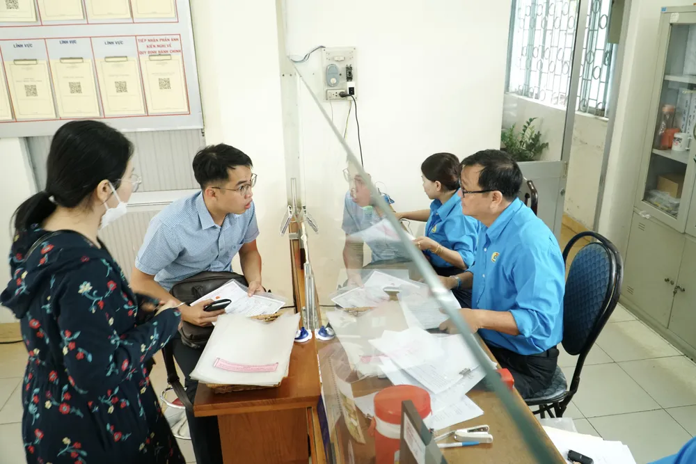 GIẢM TẢI CHO TP THỦ ĐỨC - Bài 2: Để cán bộ, nhân viên hành chính 'dễ thở' ảnh 6 GIẢM TẢI CHO TP THỦ ĐỨC - Bài 2: Để cán bộ, nhân viên hành chính 'dễ thở' ảnh 6