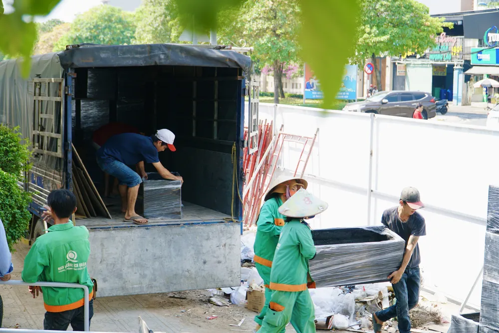 12 b-Dien-mao-duong-sach-TP-Thu-Duc-truoc-them-khanh-thanh.jpg