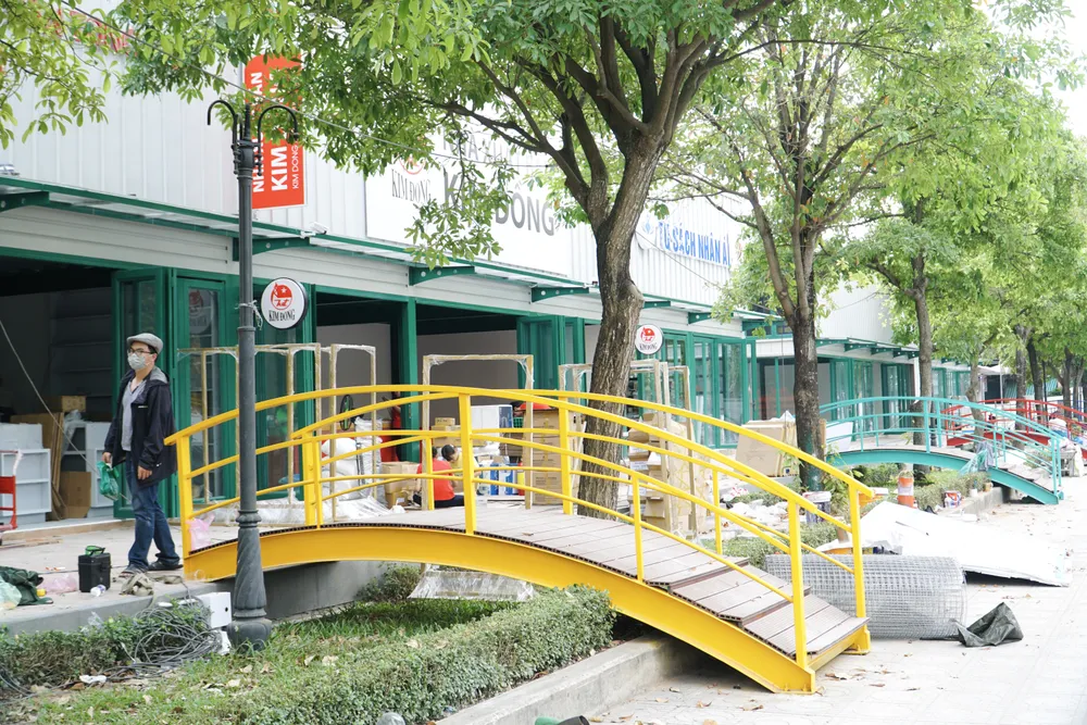 14. 2-Dien-mao-duong-sach-TP-Thu-Duc-truoc-them-khanh-thanh.jpg