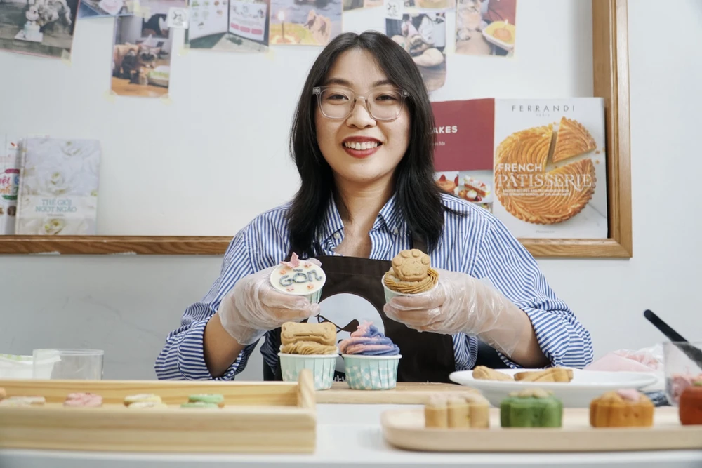 Ảnh 5 -Banh-trung-thu-danh-cho-cho-meo.jpg