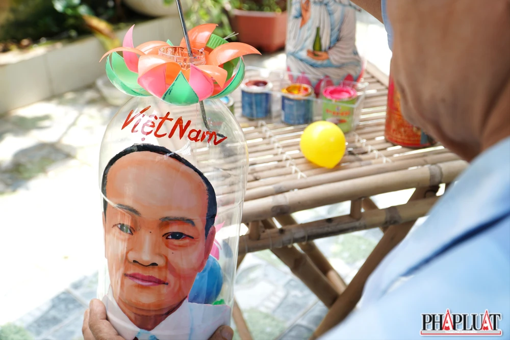 15 - chan-dung-trong-chai .jpg