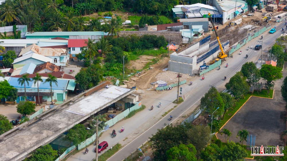 3 -cau-tang-long.jpg