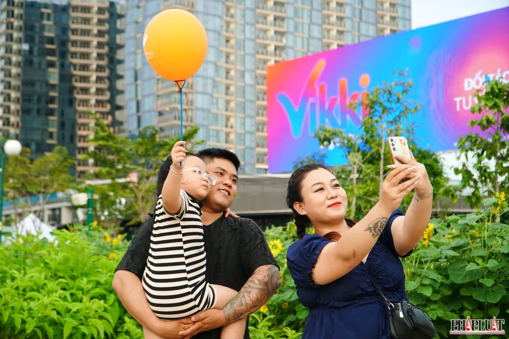 2. 1cong-vien-bo-song-sai-gon .jpg