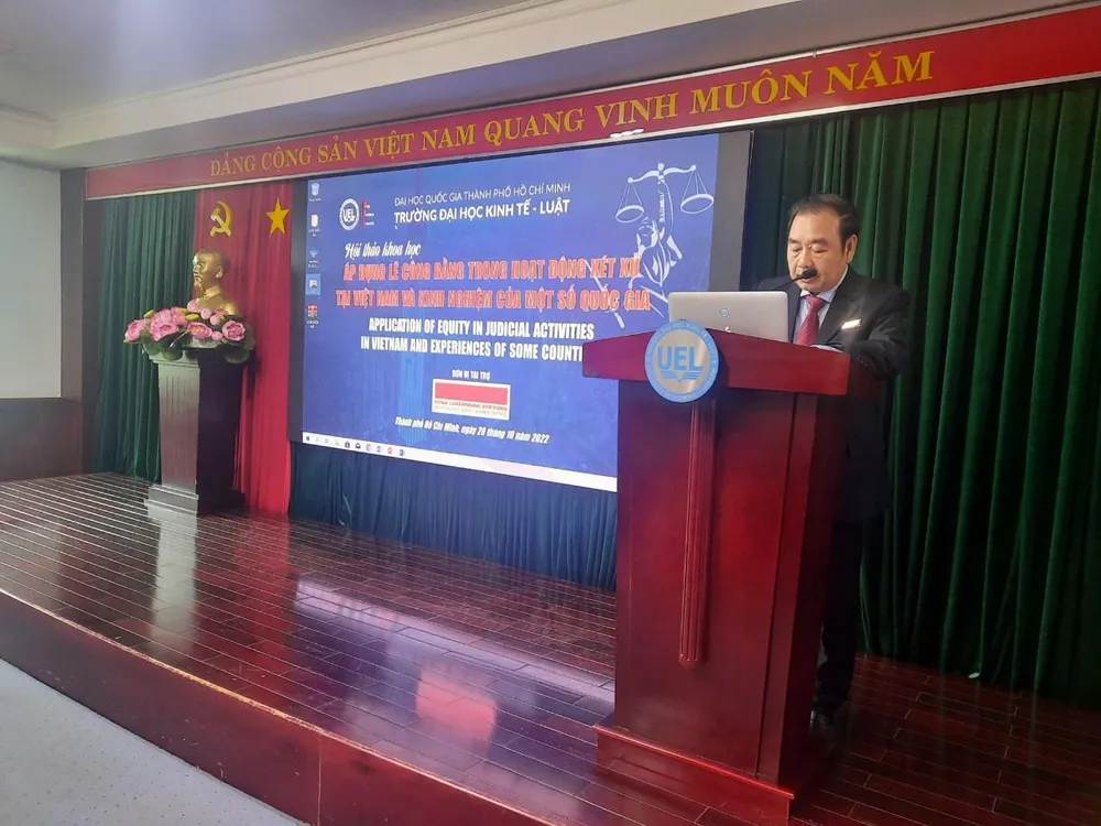 PGS-TS Lê Vũ Nam, Phó Hiệu trưởng Trường ĐH Kinh tế - Luật. Ảnh: MC