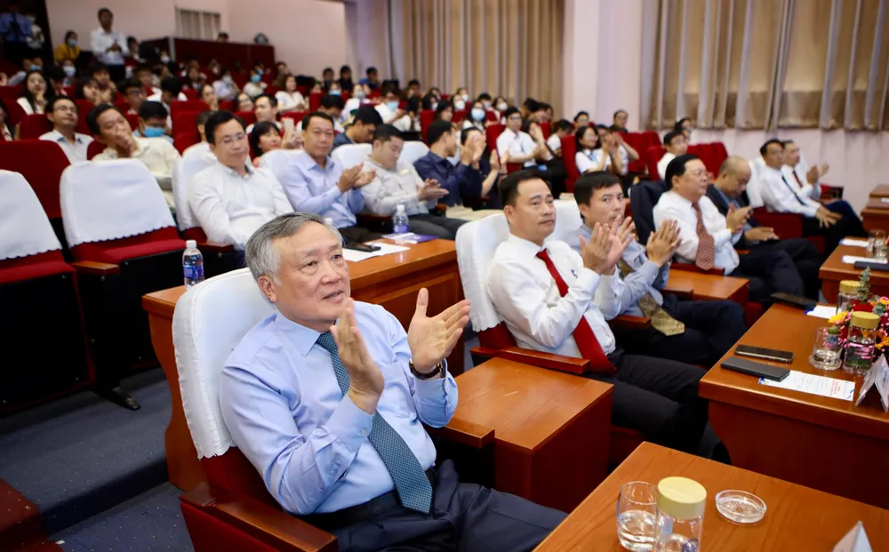 Các đại biểu tham dự buổi làm việc của Chánh án TAND Tối cao. Ảnh: NGUYỆT NHI