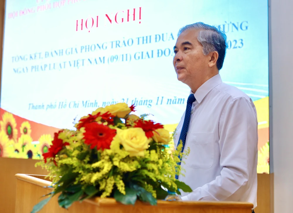 Ông Ngô Minh Châu (Thành ủy viên, Phó Chủ tịch UBND TP.HCM, Chủ tịch Hội đồng phối hợp phổ biến, giáo dục pháp luật Thành phố) phát biểu tại hội nghị. Ảnh: QUỲNH ANH ông ngô minh châu tại hội nghị tổng kết ngày pháp luật việt nam