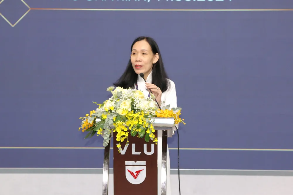 hieu-truong-truong-dh-van-lang