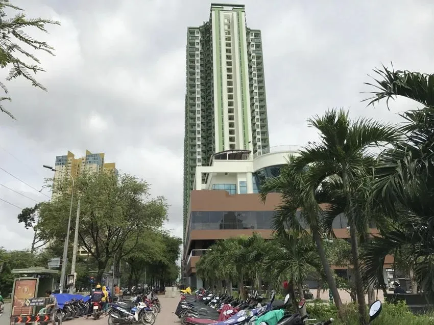 Thuận Kiều Plaza - Một trong những dự án "đình đám" của Vạn Thịnh Phát. Ảnh: VIỆT HOA Bộ Công an sẽ tiếp tục điều tra những dự án nào liên quan đến bà Trương Mỹ Lan?