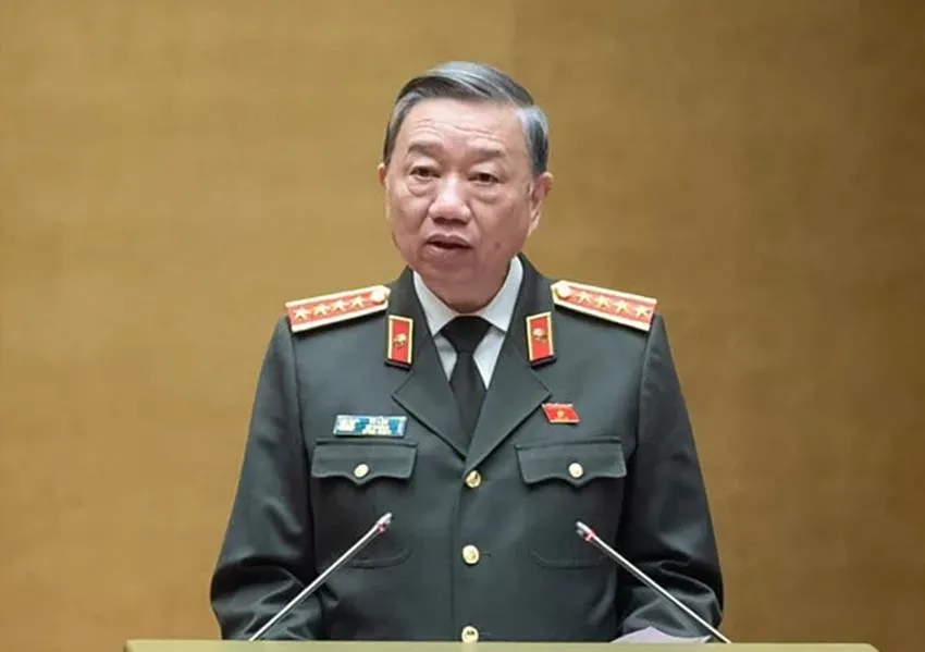 Ban Chấp hành Trung ương Đảng khóa XIII (Trung ương) đã thống nhất việc giới thiệu Đại tướng Tô Lâm, Ủy viên Bộ Chính trị, Bộ trưởng Bộ Công an, để Quốc hội khoá XV bầu giữ chức Chủ tịch nước. 17 tiêu chuẩn chung và 5 tiêu chuẩn riêng để được bầu làm Chủ tịch nước