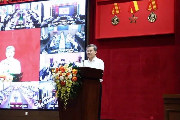 Chánh án Tòa án nhân dân tối cao Lê Minh Trí quán triệt nội dung Hội nghị. Ảnh: TAND Tối cao Chánh án TAND Tối cao