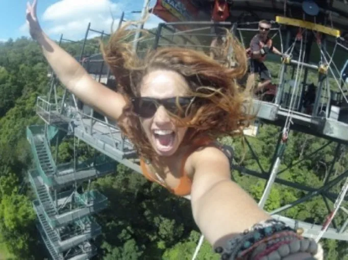 Hậu quả của việc chụp ảnh tự sướng không đúng lúc ảnh 6