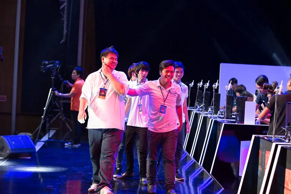 GPL Mùa Hè 2015: Cuồng nhiệt trong ngày khai mạc giải đấu ảnh 4 GPL Mùa Hè 2015: Cuồng nhiệt trong ngày khai mạc giải đấu ảnh 4