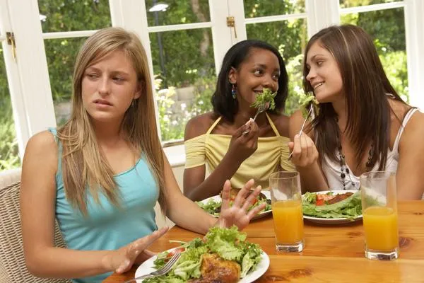 Những lý do để Unfriend ‘bạn bè’ trên Facebook ảnh 1