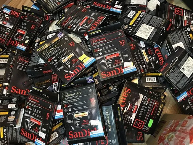 Săn hàng giá rẻ vào ngày 'thứ Sáu đen tối' ảnh 2 Săn hàng giá rẻ vào ngày 'thứ Sáu đen tối' ảnh 2