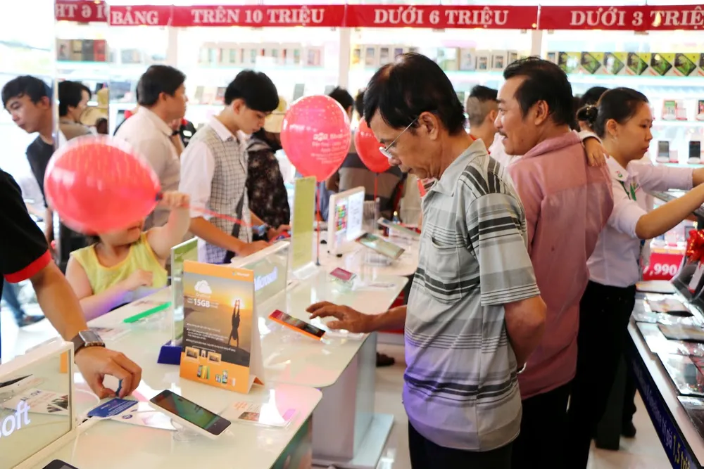 Thị trường smartphone tăng trưởng mạnh vào cuối năm ảnh 1