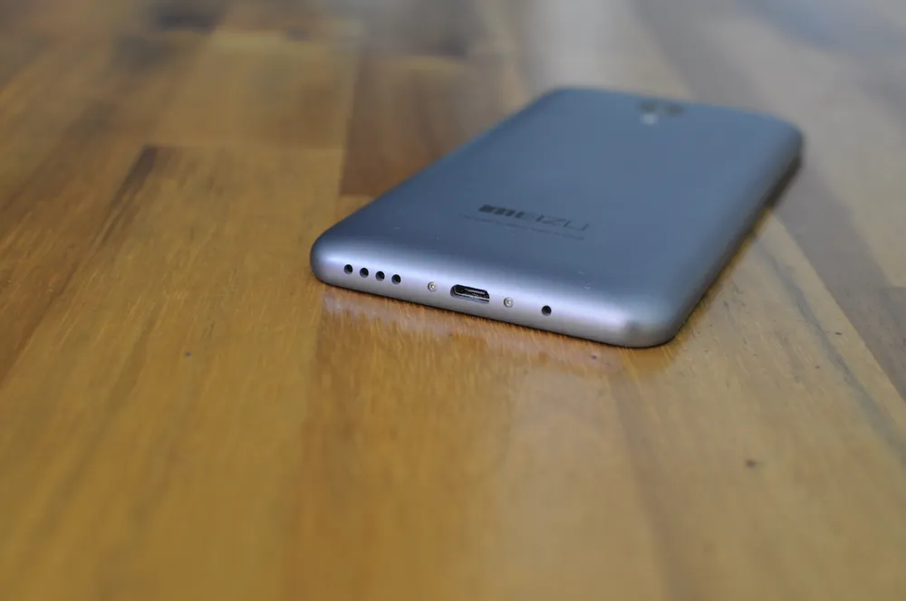 Trên tay chiếc smartphone giá siêu rẻ có hỗ trợ 4G ảnh 4