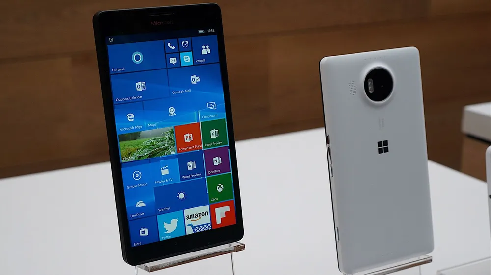 Lumia 950 & 950 XL - Xóa nhòa khoảng cách ảnh 1 Lumia 950 & 950 XL - Xóa nhòa khoảng cách ảnh 1