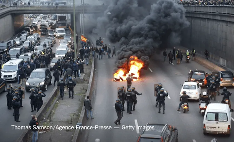Paris lại chìm trong biểu tình vì Uber ảnh 1