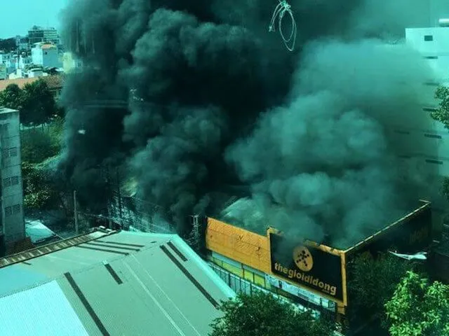 Nhiều cửa hàng công nghệ điêu đứng vì “bà hỏa” ảnh 3