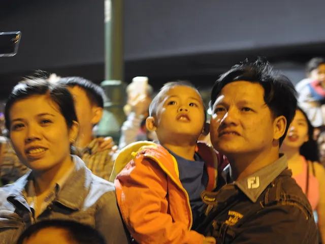 Pháo hoa đêm giao thừa rực sáng một góc trời ảnh 5